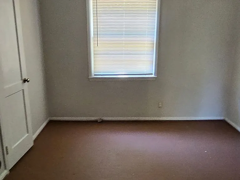 2833 Wesley Dr — Photo 6