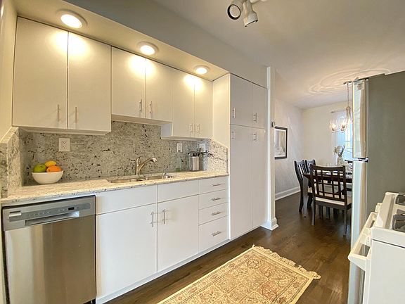 4th image of 1737 Prospect Ave