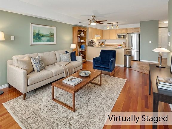 4th image of 11519 Burnett St #312