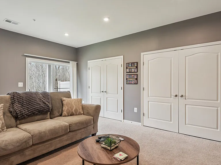 1306 Hawk Hollow Dr — Photo 7