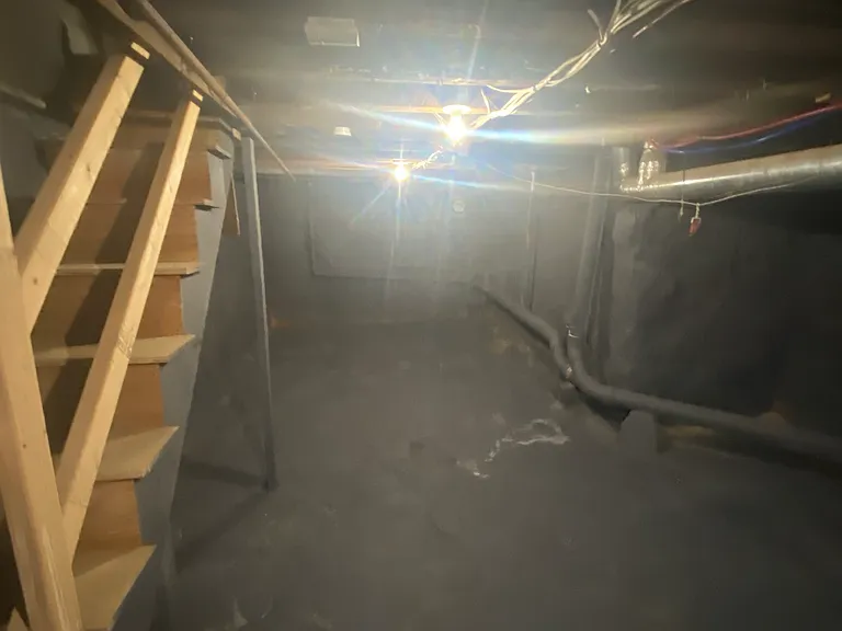 618 E Clementine St — Photo 5