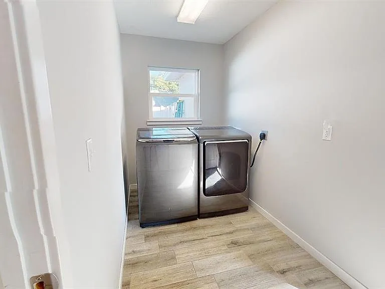 2011 Outer Dr #1 — Photo 13