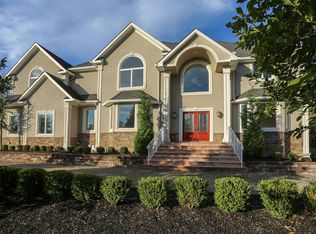 1 Sandyfields Ln, Stony Point, NY 10980