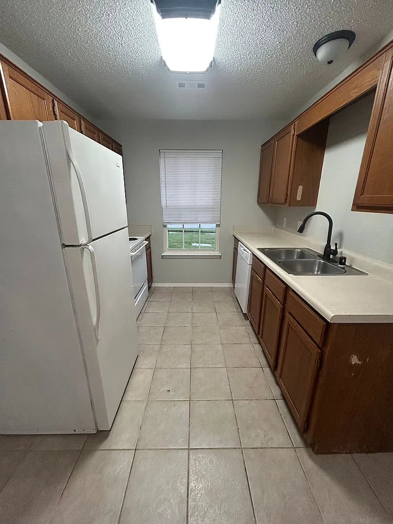 3404 SW Landau Ct Apt 1 & Apt 2 — Photo 4