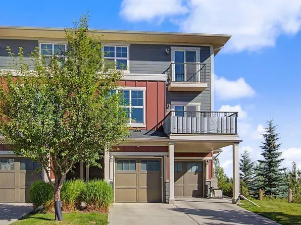 428 S Nolan Hill Dr NW #302, Calgary, AB T3R 0V4
