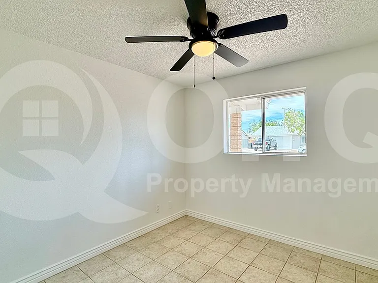 1043 E 10th Ave — Photo 13