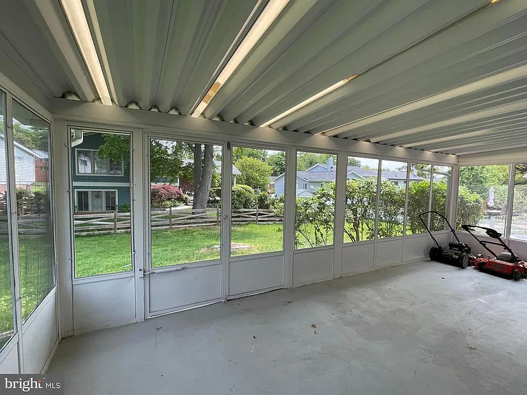9913 Pomona Dr — Photo 16