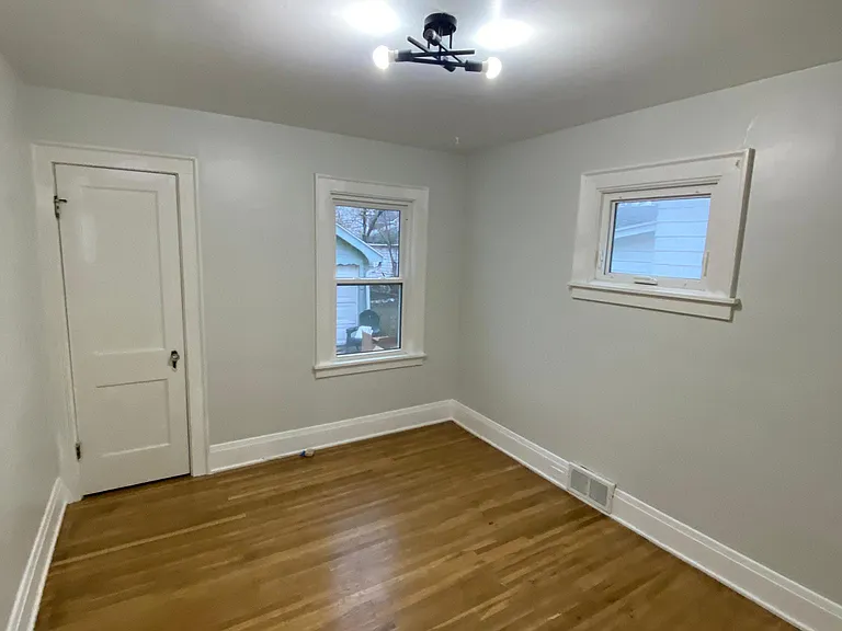 430 Highgate Ave #LOWER — Photo 12
