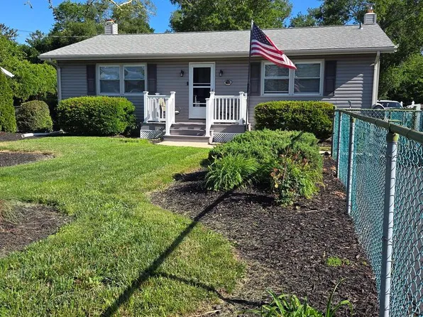 405 E High St, Clayton, NJ 08312