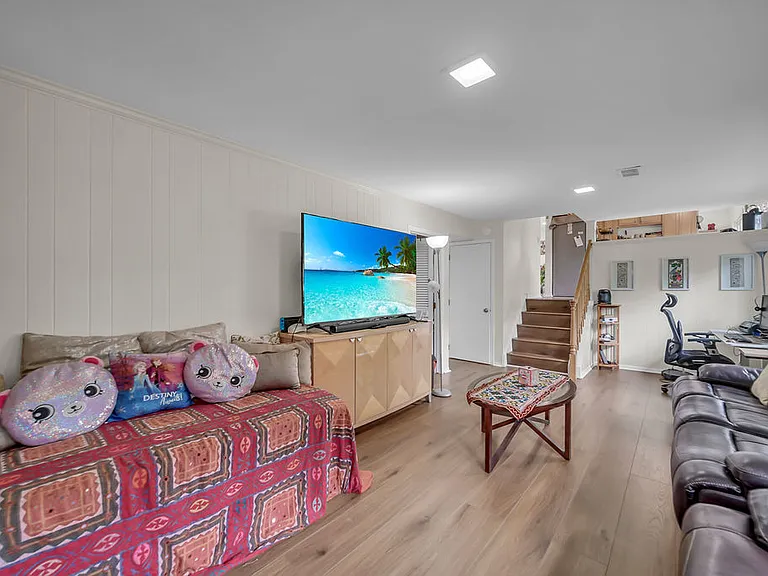 401 Greentree Pkwy — Photo 16