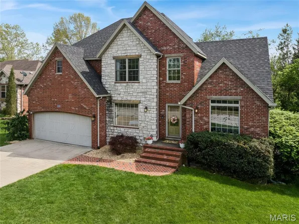 2116 E Hawkins Ct, Ozark, MO 65721