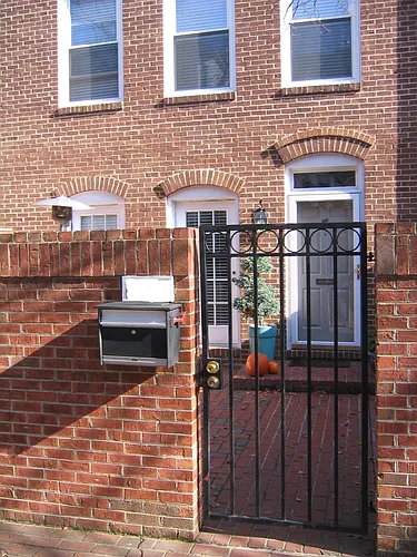 1027 N Stafford St Photo 1