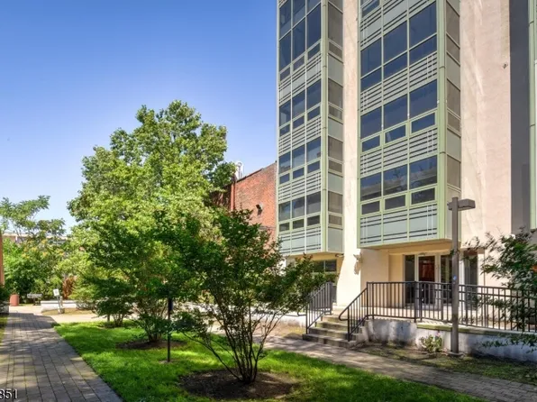 689 Luis Munoz Marin Blvd #1010, Jersey City, NJ 07310