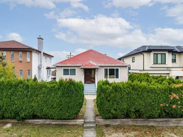 3951 Slocan St, Vancouver, BC V5R 1Y7