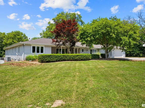 22475 N Main St, Morton, IL 61550