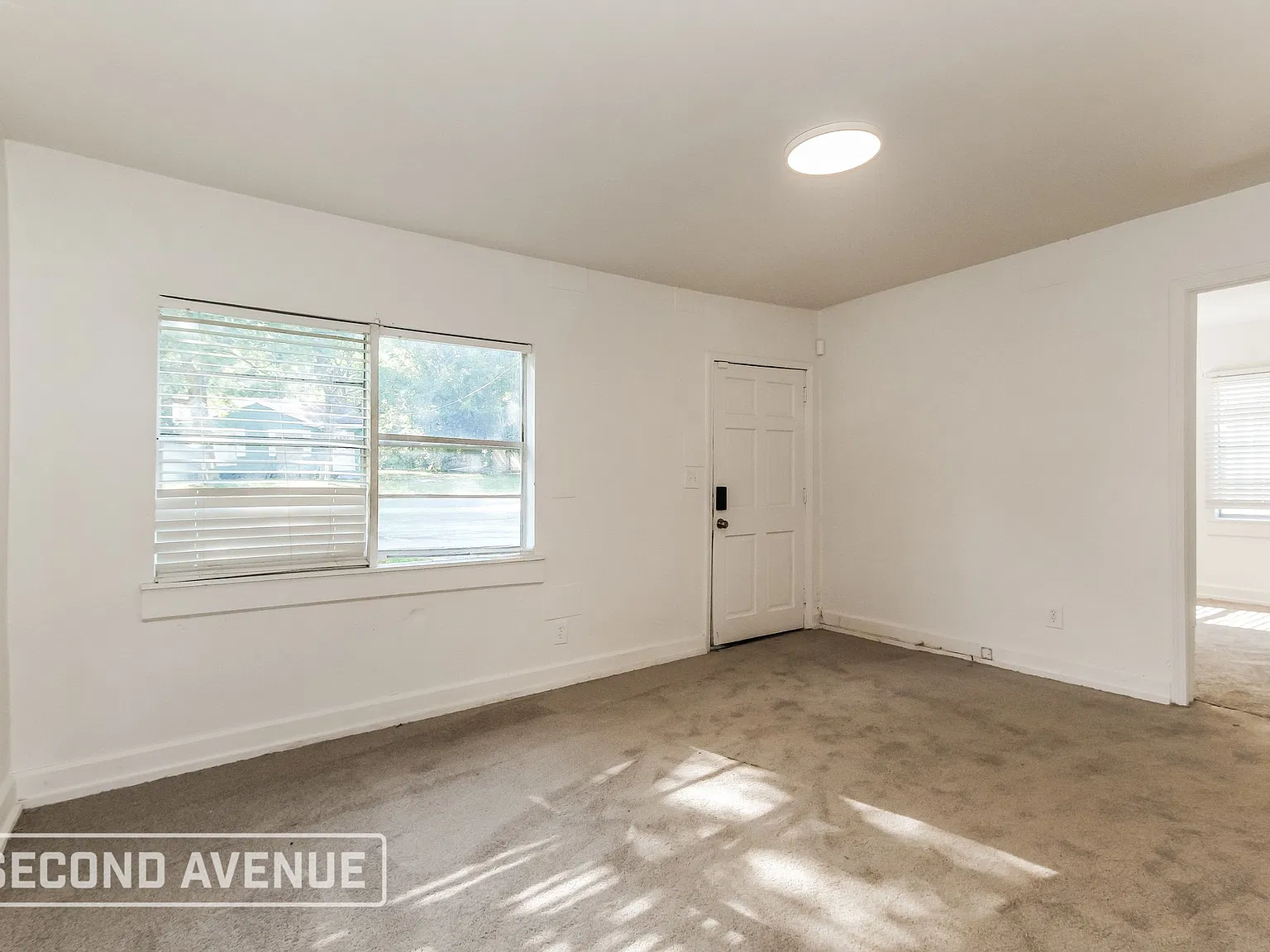 4 bed, 1.0 bath, 1142 sqft, $1,275 — Photo 3