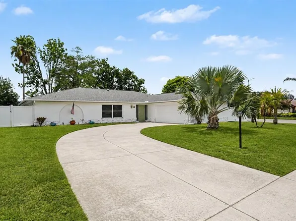 1501 New Bedford Dr, Sun City Center, FL 33573