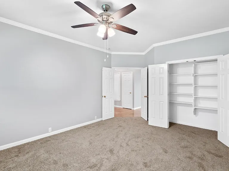 10724 Thoroughbred Dr — Photo 16