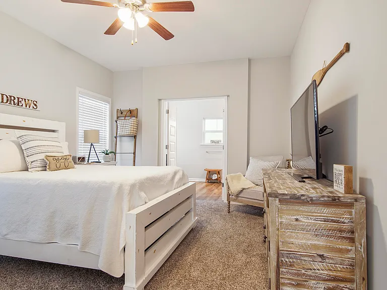 408 Raven Ln — Photo 14