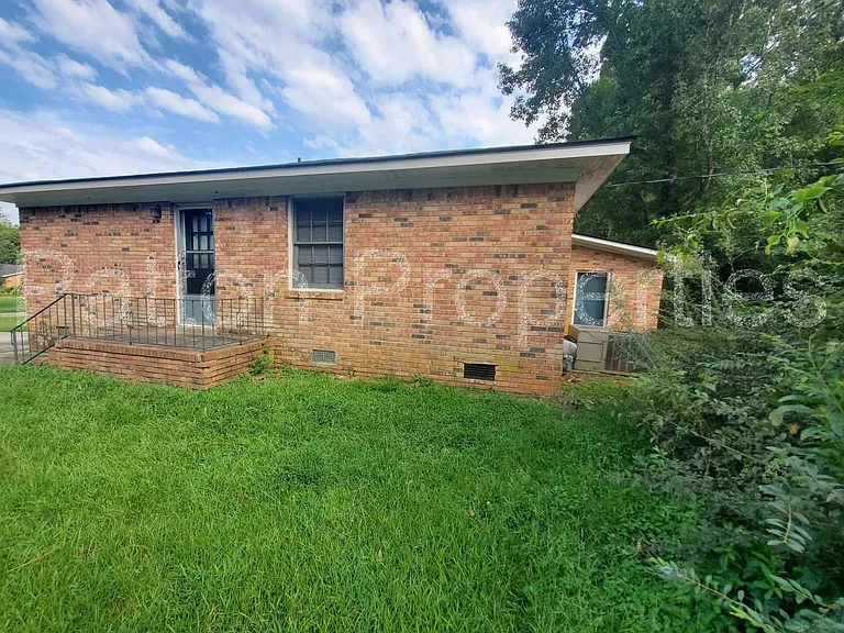 2025 Apple Valley Rd #A & B — Photo 16