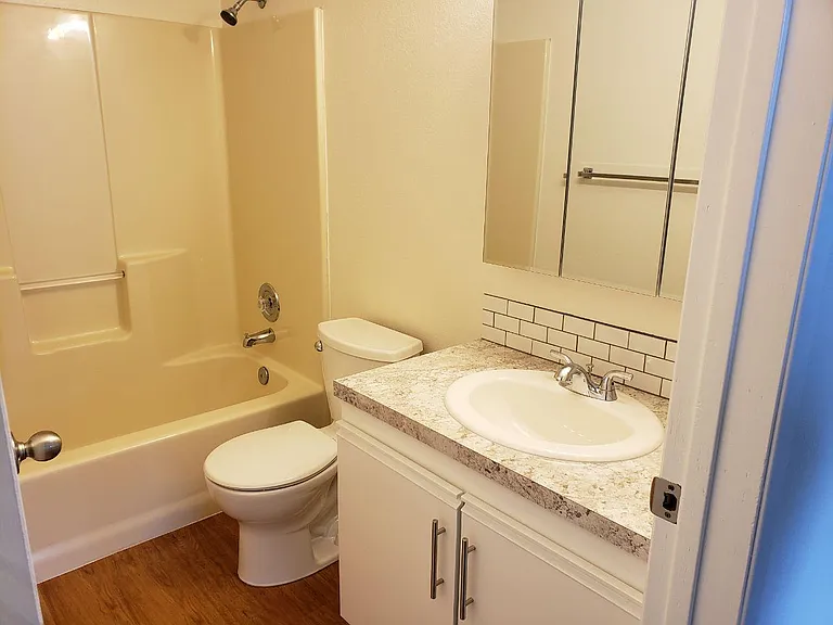 5688 Eagle Pkwy — Photo 6