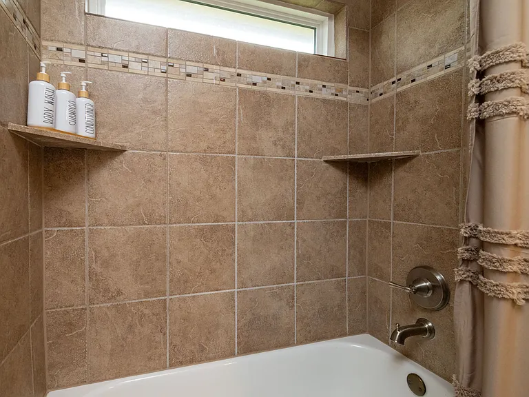 3410 Los Alamos Ln — Photo 36