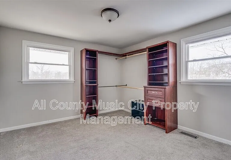 209 Rhine Dr — Photo 15