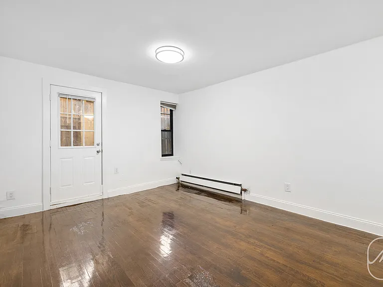 456 W 22nd St #1B — Photo 1