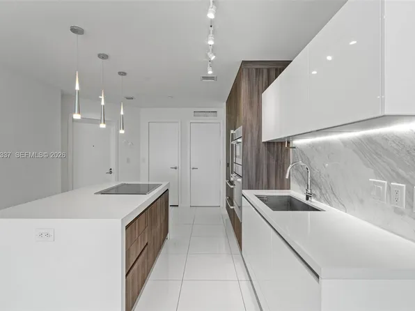 851 NE 1st Ave Unit 1506, Miami, FL 33132