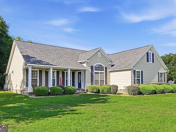 3rd image of 112 Manor Dr