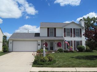 8627 Winchester Ridge Dr, Fort Wayne, IN 46819