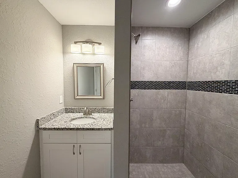 15677 SW 37th Cir — Photo 23