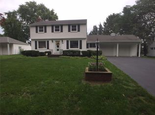 18 Ridgelawn Dr, Rochester, NY 14617