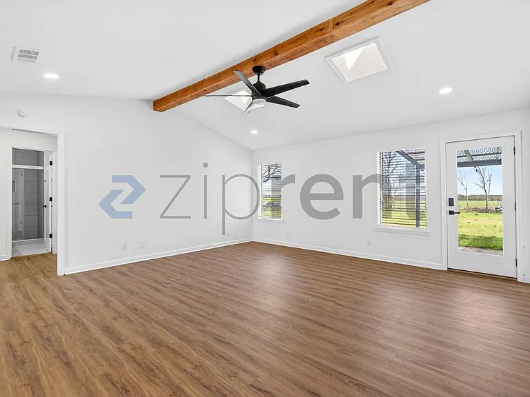 2404 State Highway 289 — Photo 2