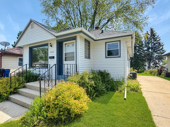 2209 Summit AVENUE, Racine, WI 53404