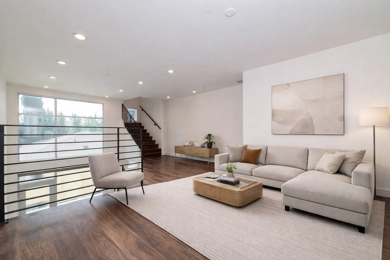 3 bed, 1942 sqft, $4,750 — Photo 3