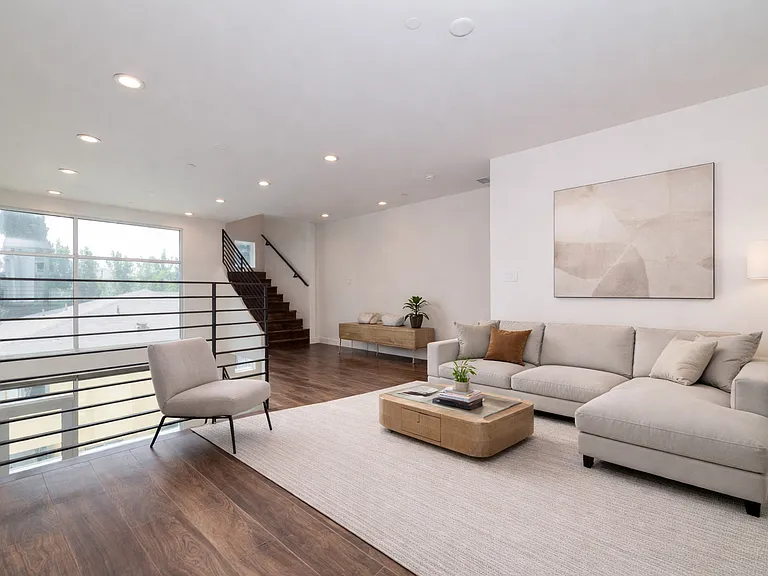 6016 W Beachwood Ln — Photo 3