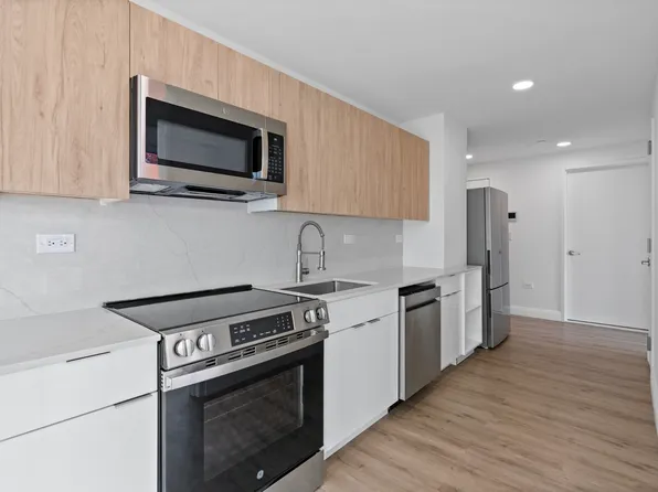 300 West 136th Street image 8 of 17