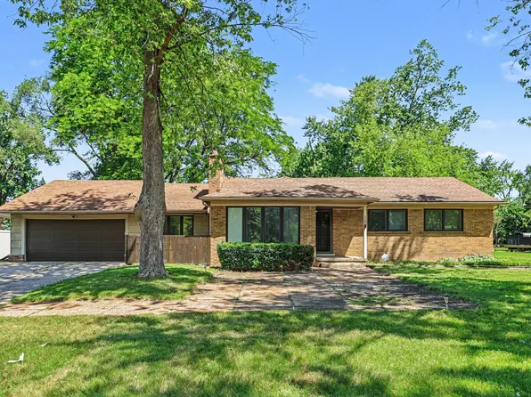 2360 Pine View Dr, West Bloomfield, MI 48324