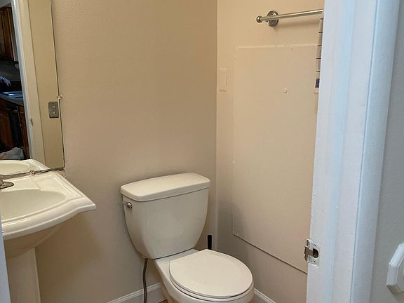 5th image of 465 Fox Hills Dr N #1