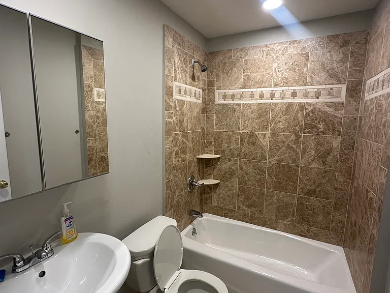 533 Chapel St #5 — Photo 10