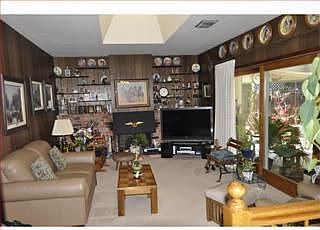 4th image of 2150 Ebbesen Ave