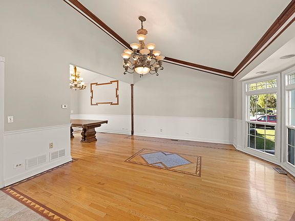 2nd image of 601 Lincoln Ave