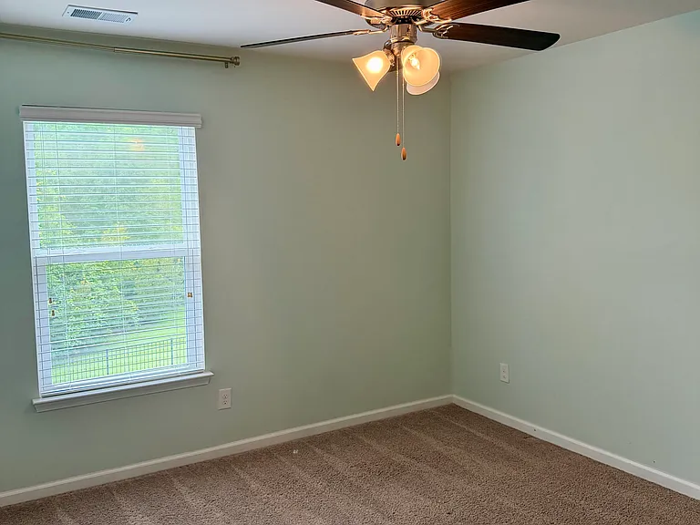 74 Parkside Dr — Photo 17