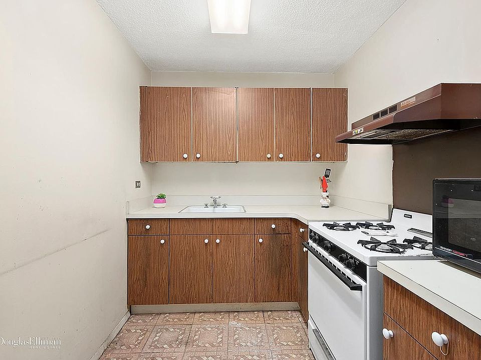 1st image of 90 Beekman St APT 5L