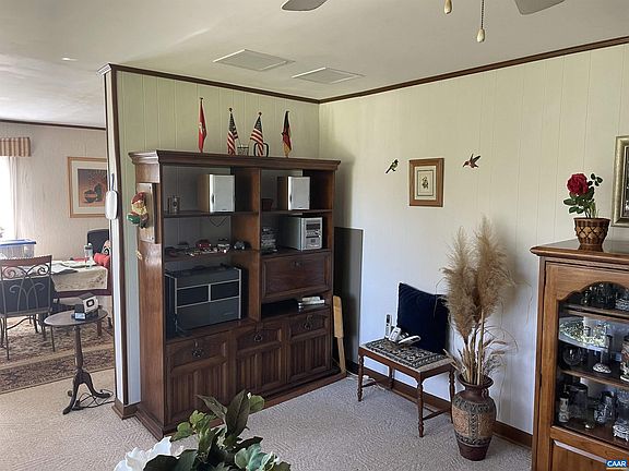 4th image of 2536 Woodland Dr