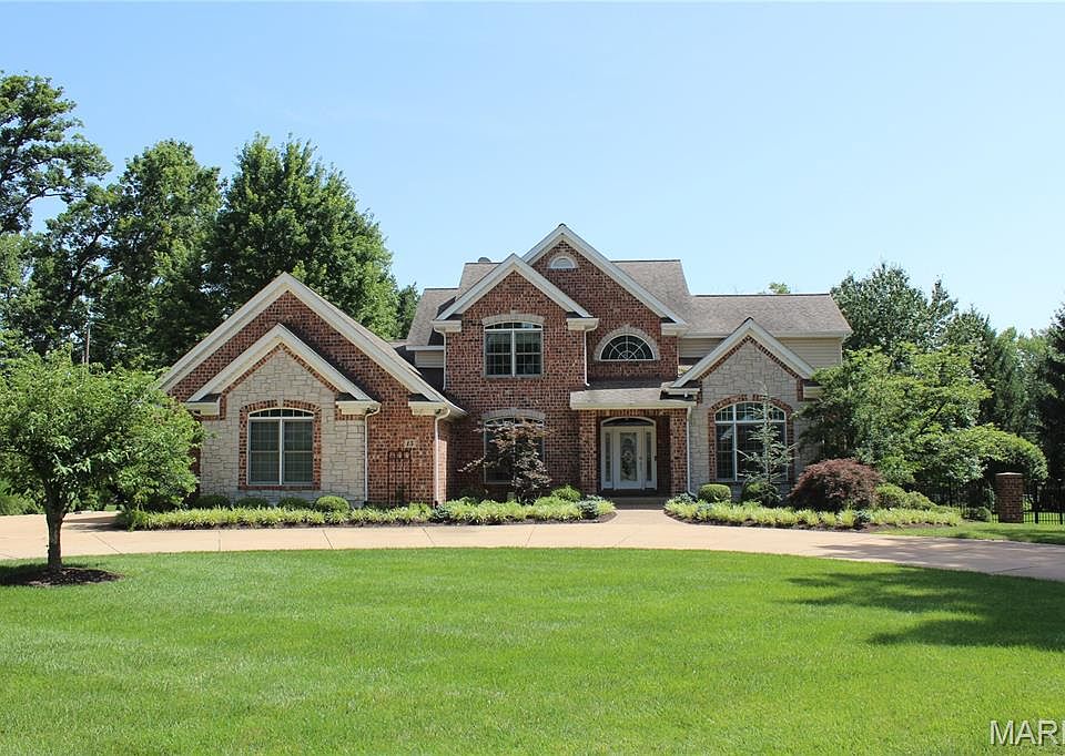 1st image of 15 Alden Ln