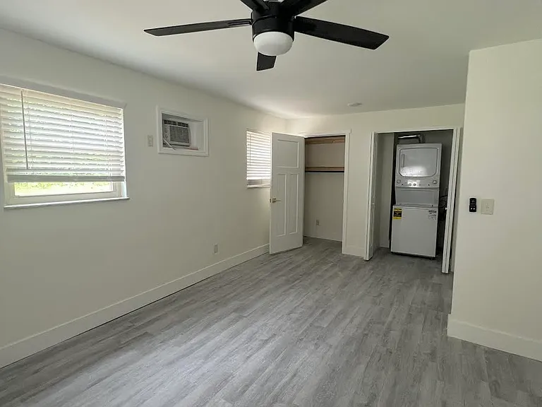 444 Stanley Ave #1 — Photo 12