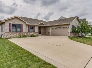 15415 70th St, Kenosha, WI 53142