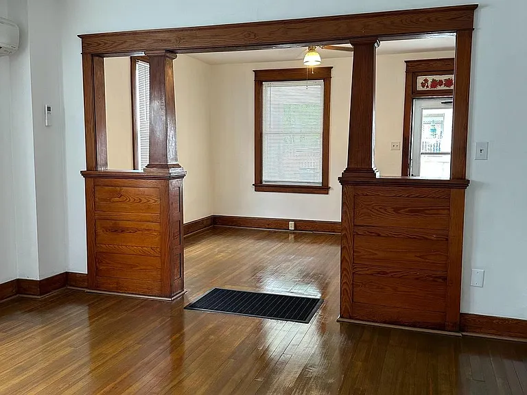 239 N Stratton St — Photo 9